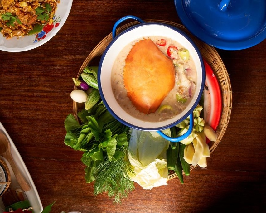 Sri Trat Restaurant and Bar