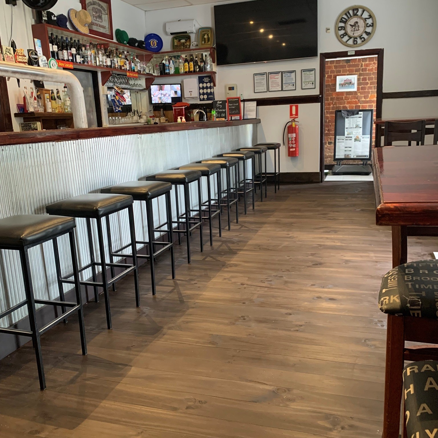 Courthouse Bar & Grill
