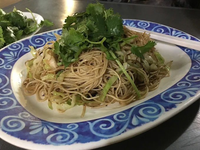 Woeng Nakhon Khasem Noodles - Khao Phad Pu Chang Phueak