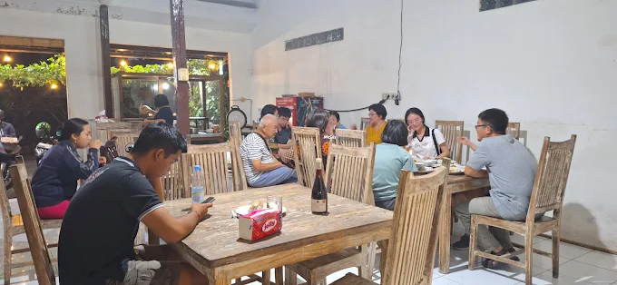 Babi Guling Ibu gendut