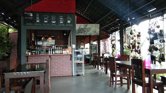 Warung Nasi Ayam Beten Poh - Banjar Satria