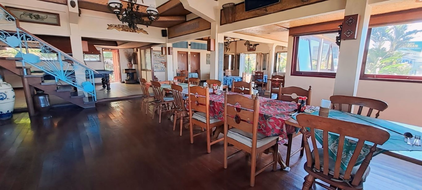 Strawberry Hill Hotel And Restaurant