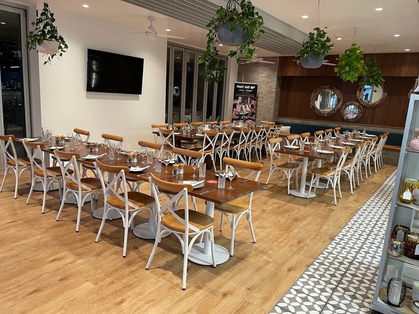 Bistro 19