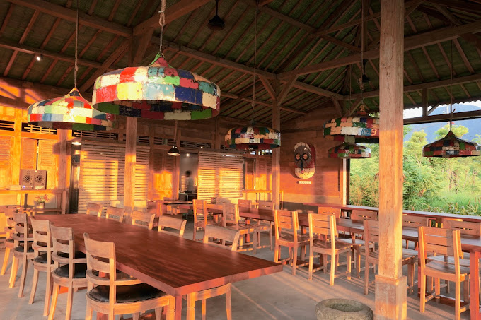 Senja Restaurant Sumberkima Hill retreat