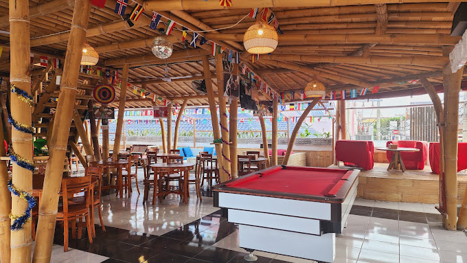 SHIPWRECK BALI Rooftop Bar & Resto