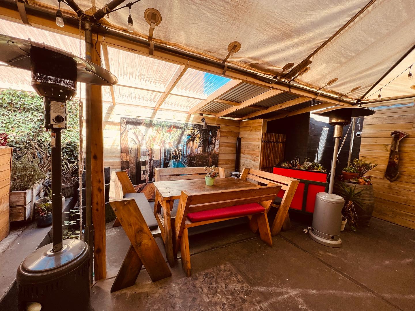 Raqwa Cafe & Beer Garden