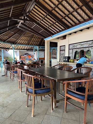 Divers Cafe & Restaurant