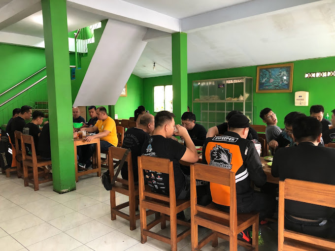Bu Lina Ayam Betutu Gilimanuk (Didepan Men Tempeh)