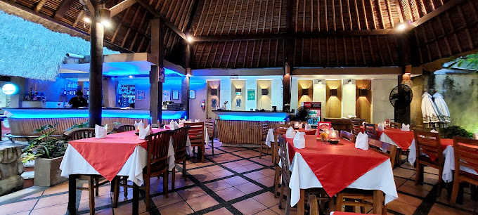 Laguna Garden Restaurant Pantai Mengiat