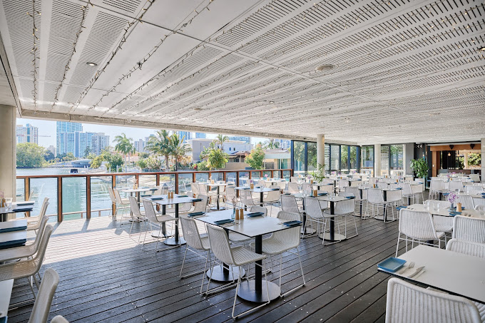 Edgewater Dining and Lounge