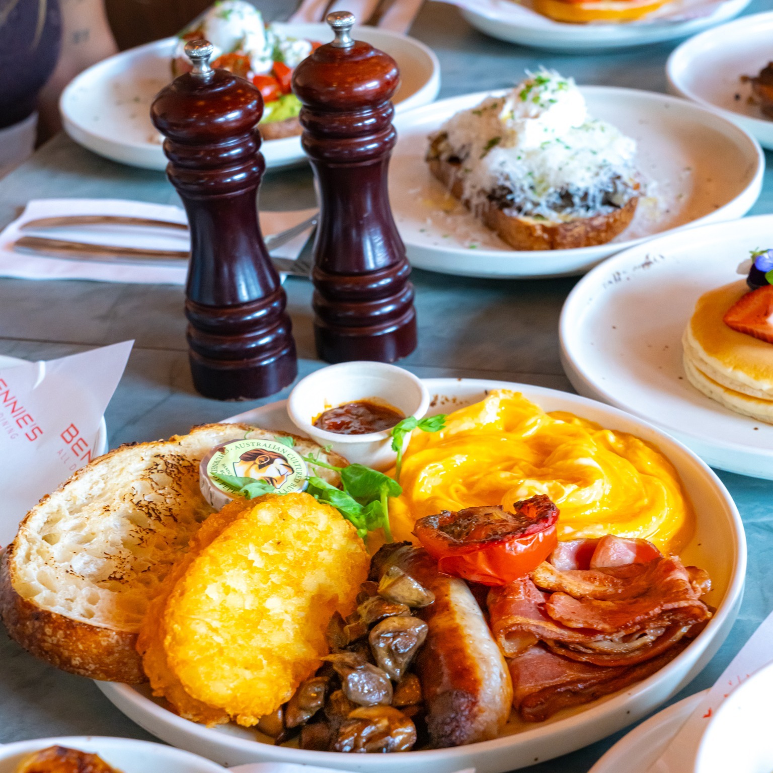 Bennie’s Cafe · Bistro