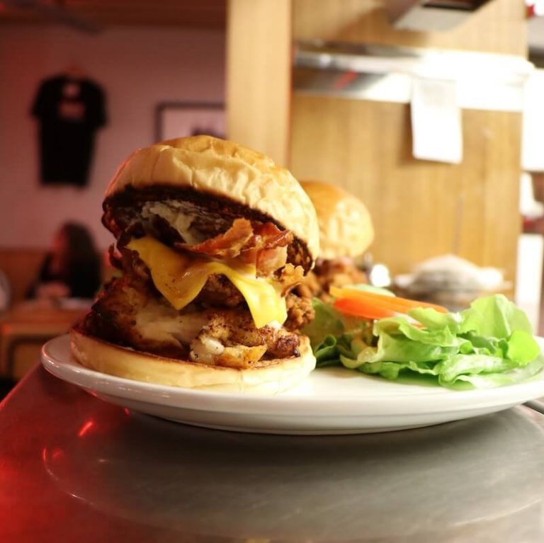Easy Street Diner