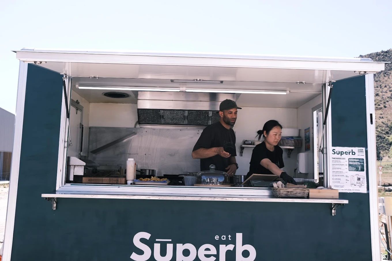 eat Superb
