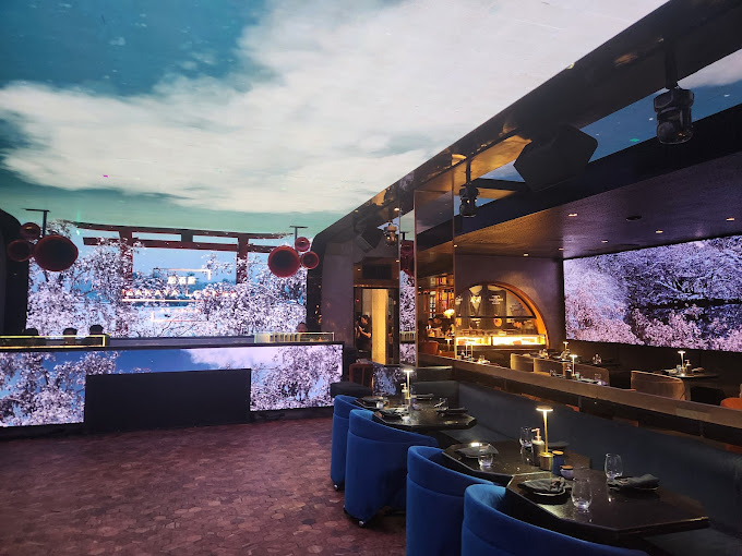 ShiShi Nightclub & Izakaya Lounge