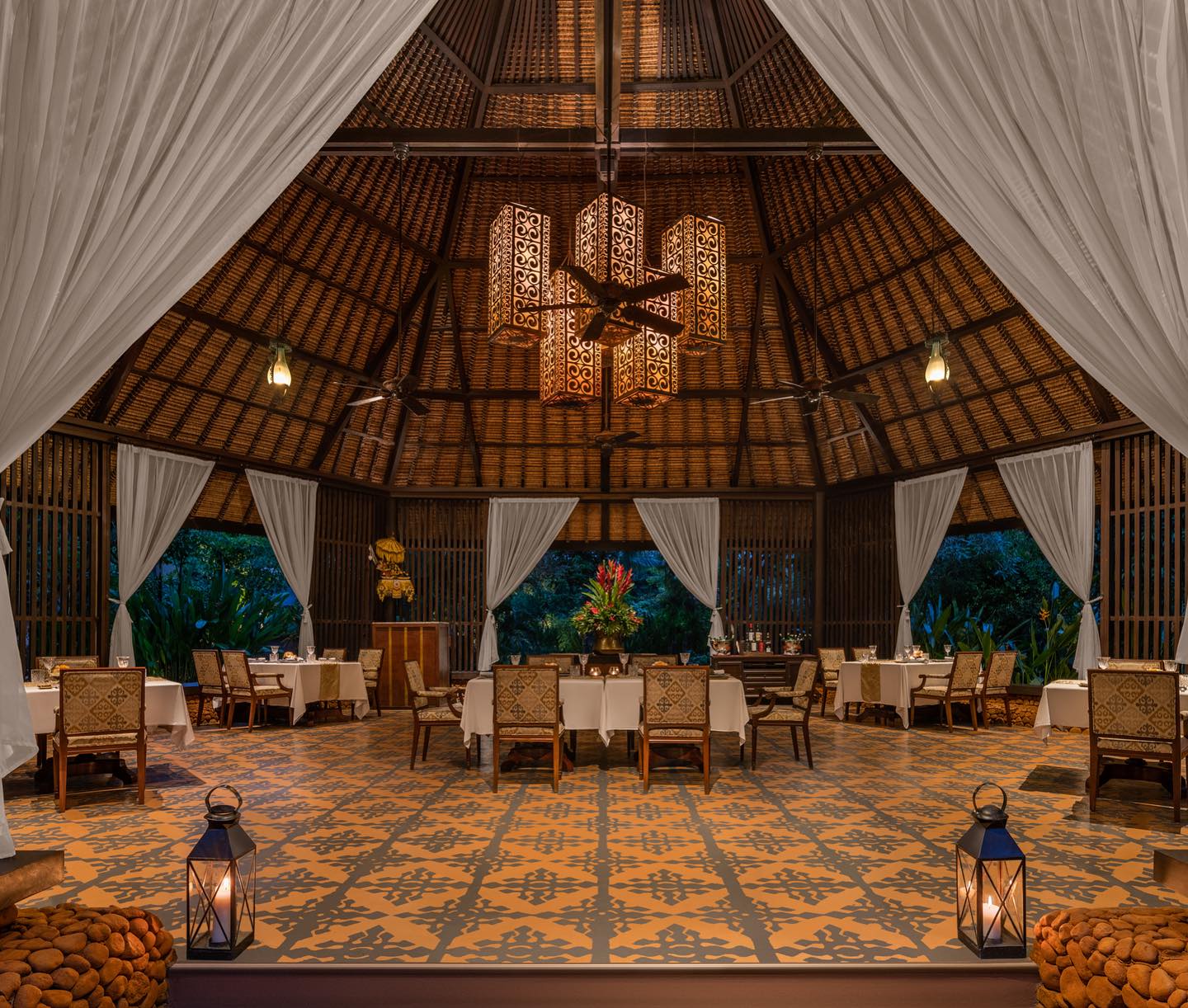 Boneka Restaurant