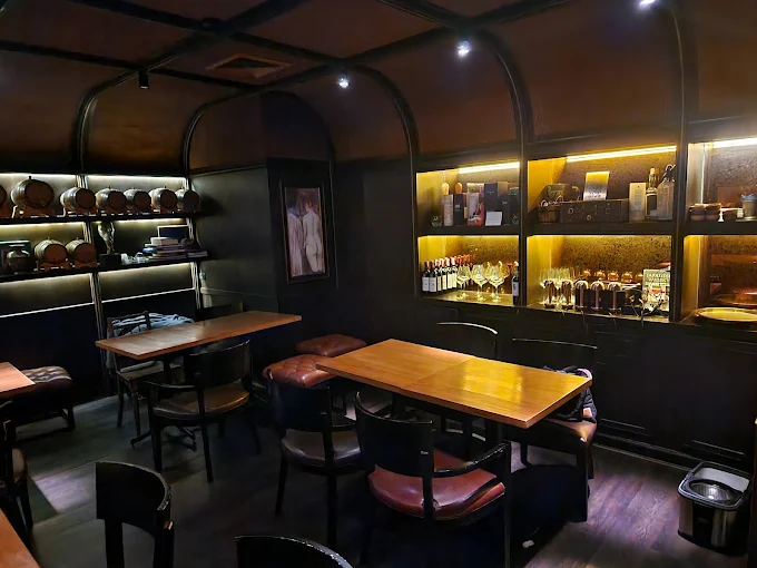 008 Bar