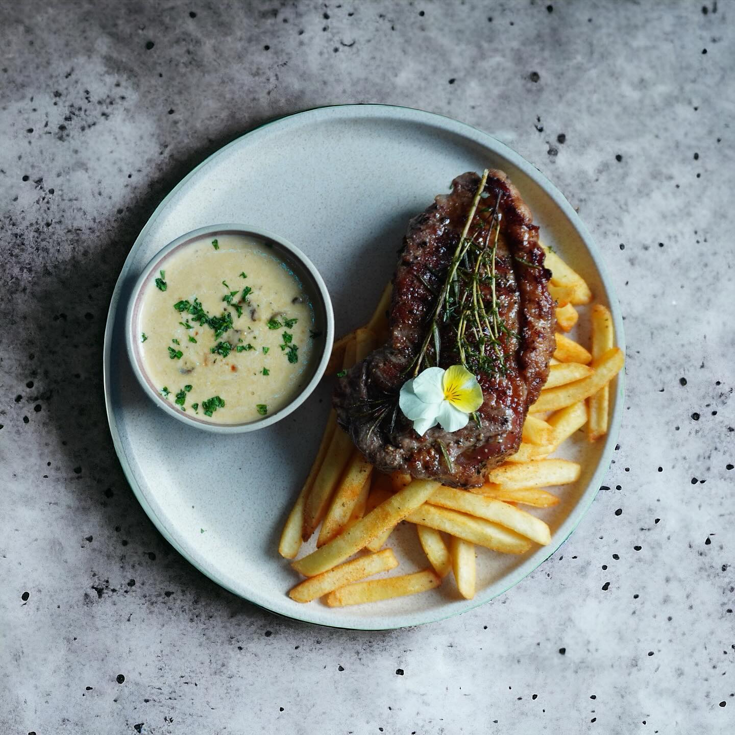 Blackout Restaurant and Lounge
