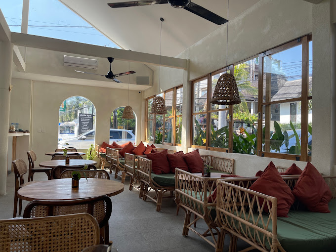 707 Cafe & Bistro