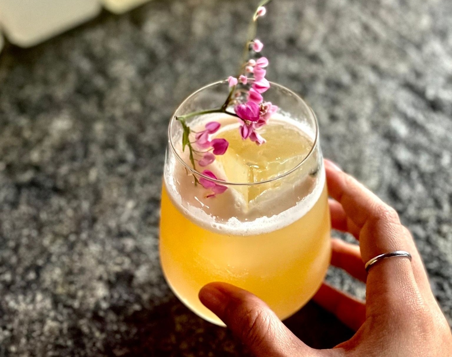 Sri Trat Restaurant and Bar