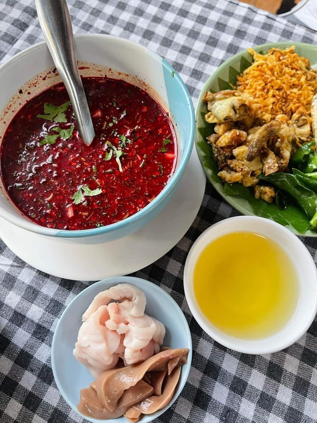 Ban Khn Meuxng (บ้านคนเมือง)