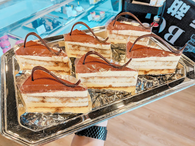 BCC DESSERT & CAKE