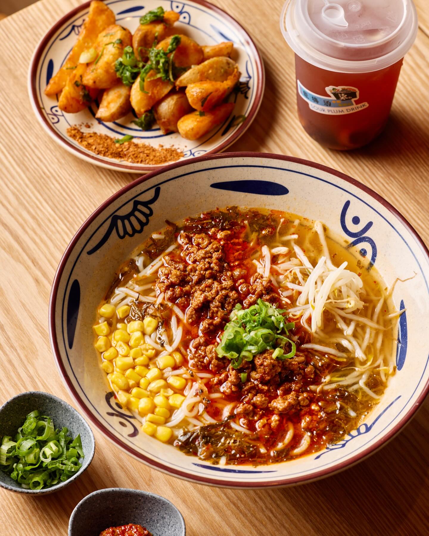 Miss 7 Noodle House 柒彩