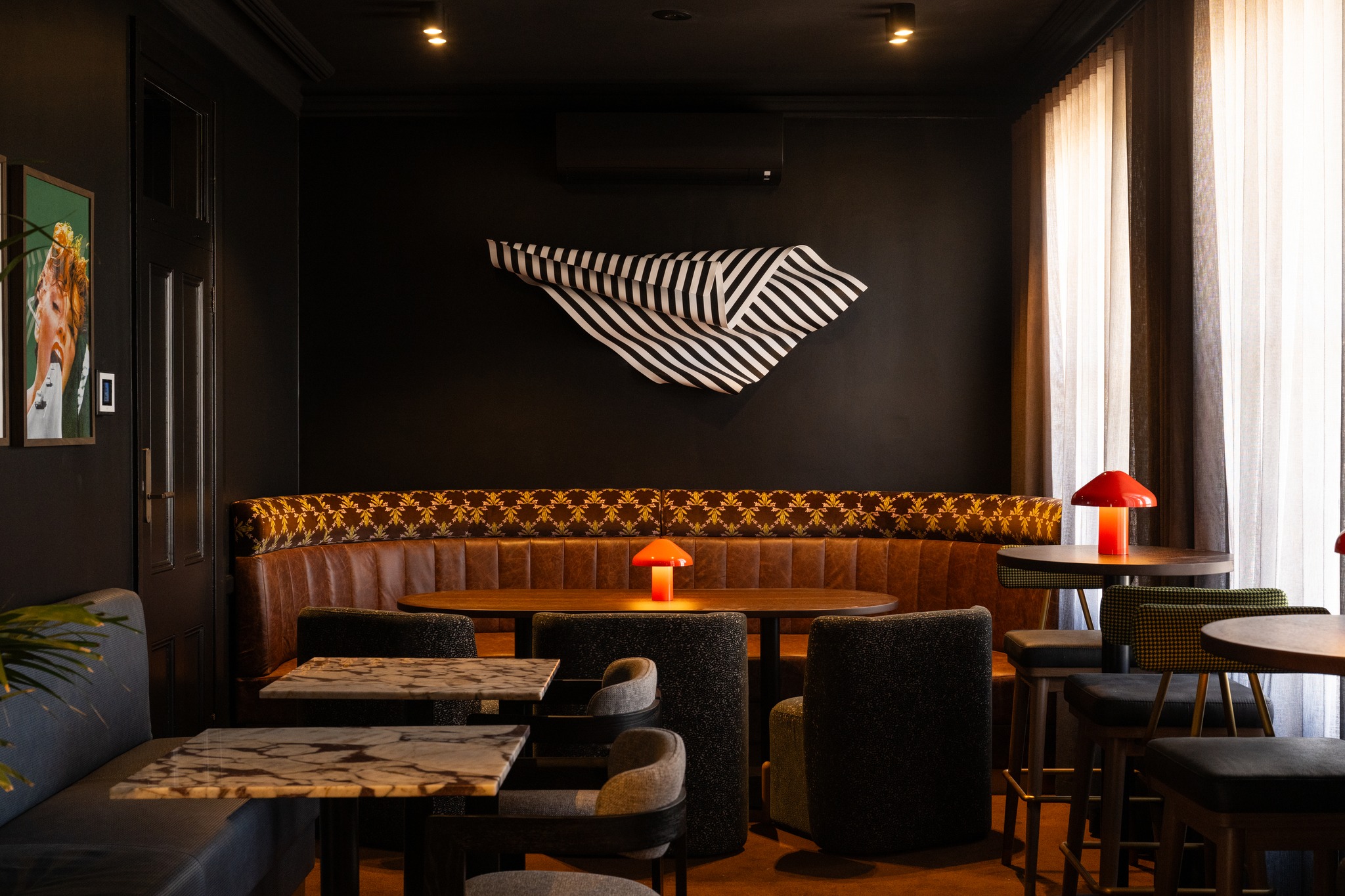 Bar 1854
