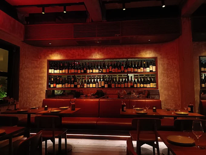 Mod Kaew Wine Bar