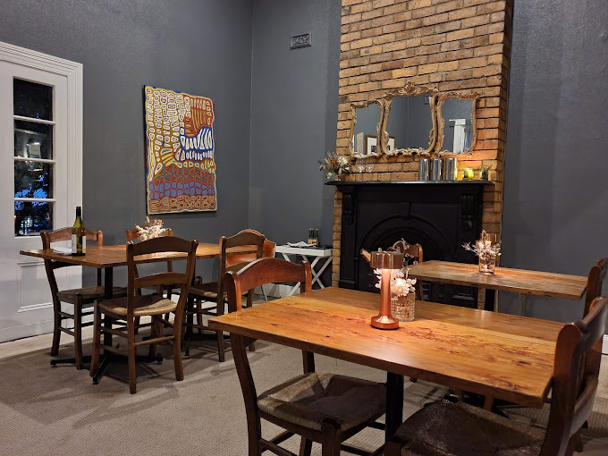 Elm Dining