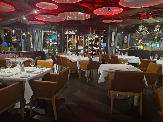 Moo Moo The Wine Bar + Grill