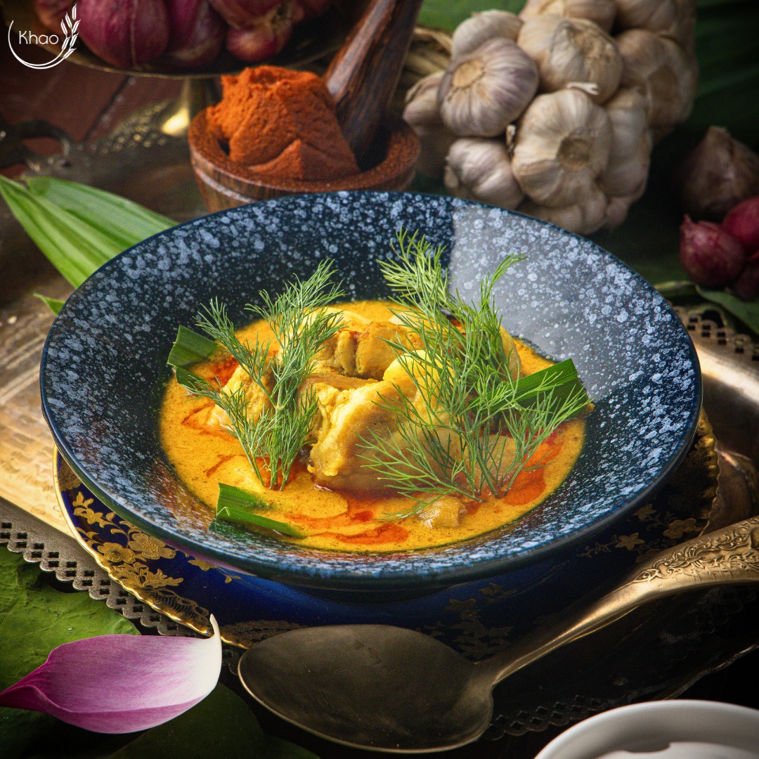 KHAO (Ekkamai)