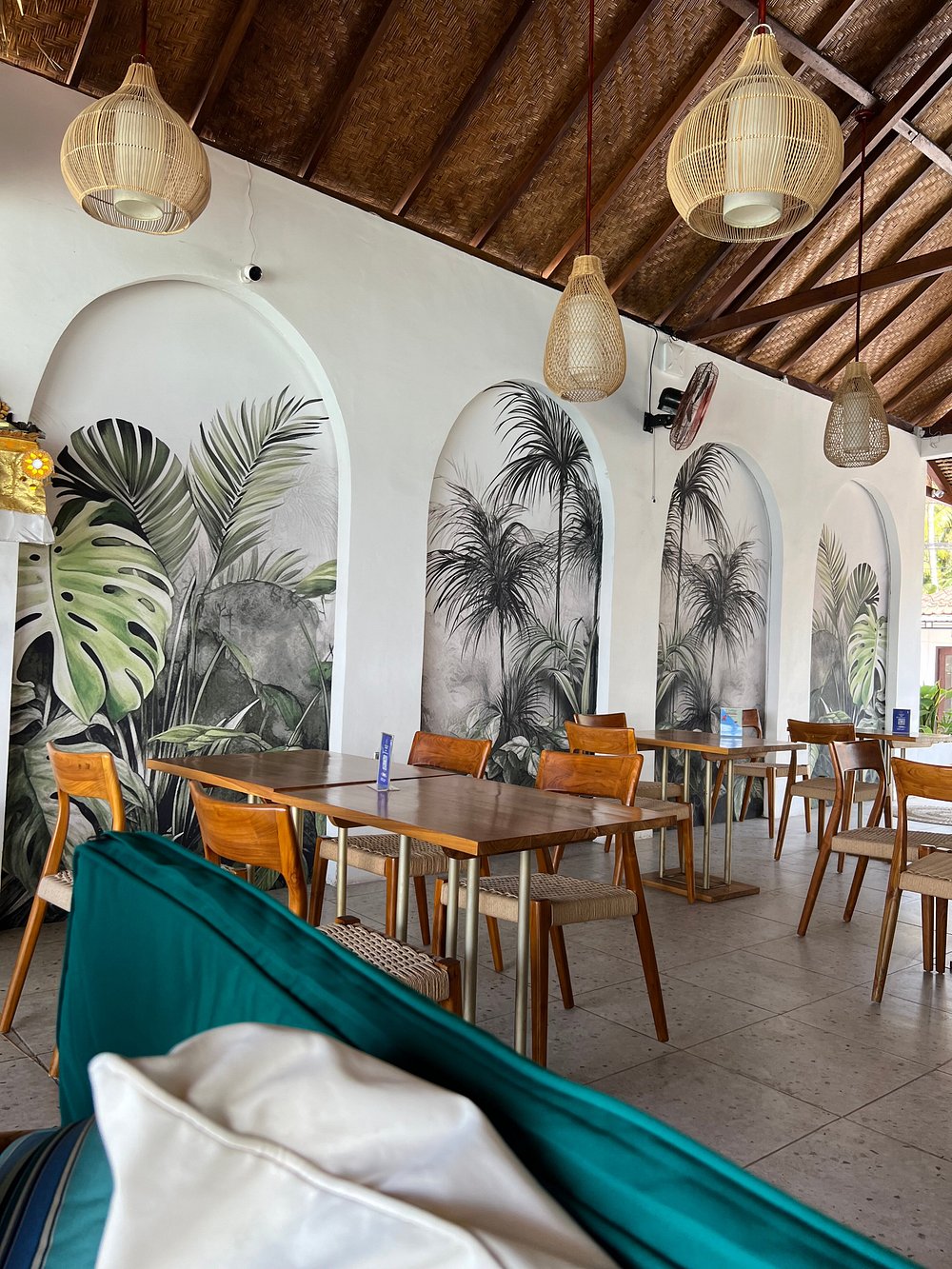 Koelaida Bar & Restaurant