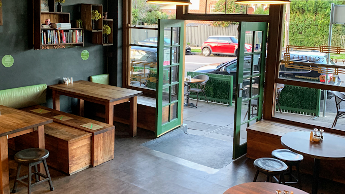 Hungry Grasshopper Café