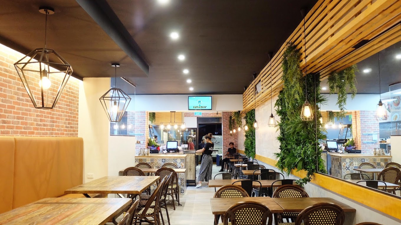 Mama Lor Restaurant & Bakery