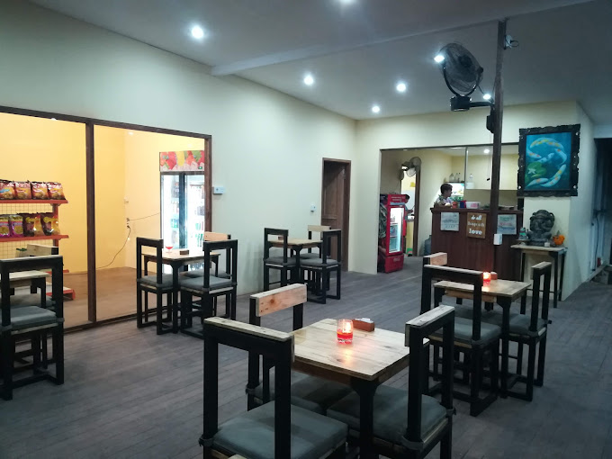 Black Wood Coffee Shop Warung