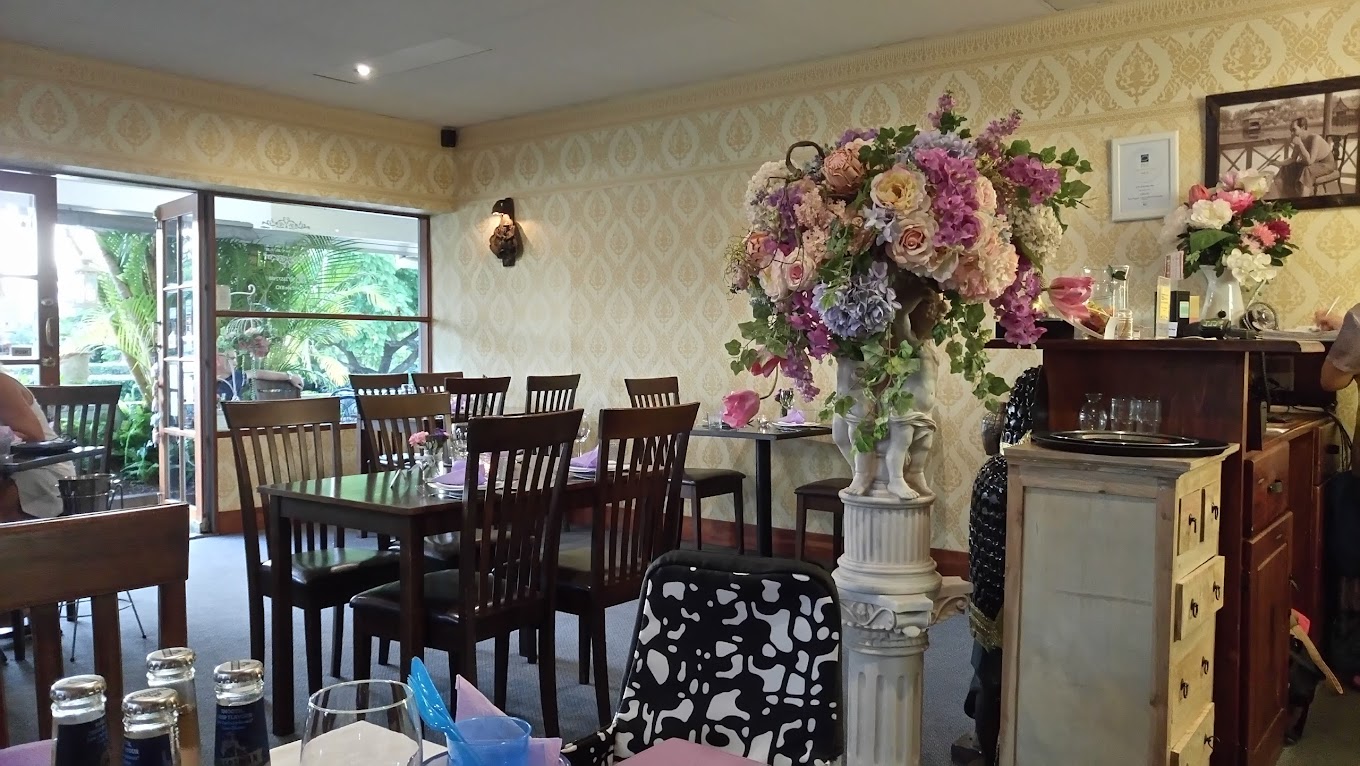 Siam Pagoda Thai Garden Restaurant