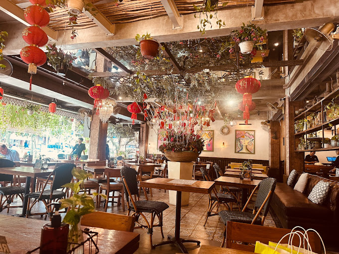 Dulang Kafe Kuta Square