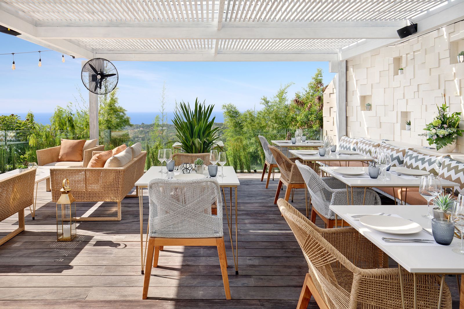 Hidden Gem Uluwatu - Restaurant & Wine Lounge