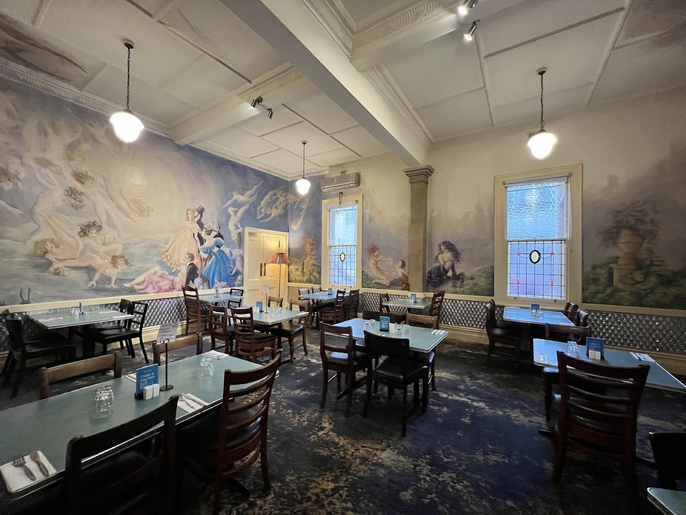 Mile End Hotel