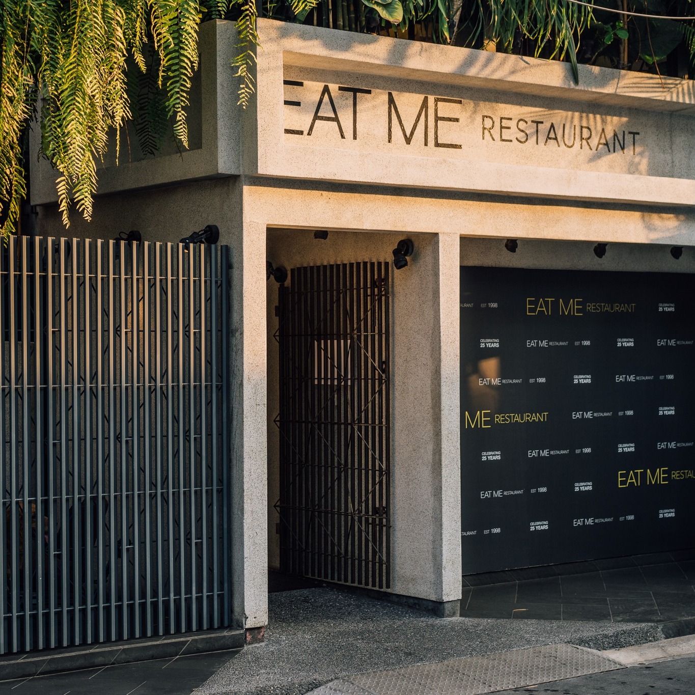 EAT ME RESTAURANT