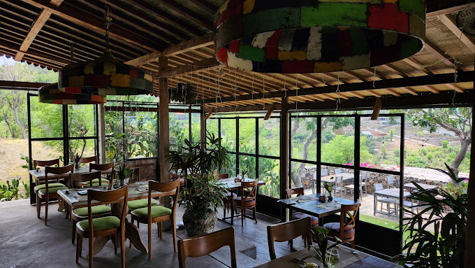 Suma Restaurant Sumberkima Hill