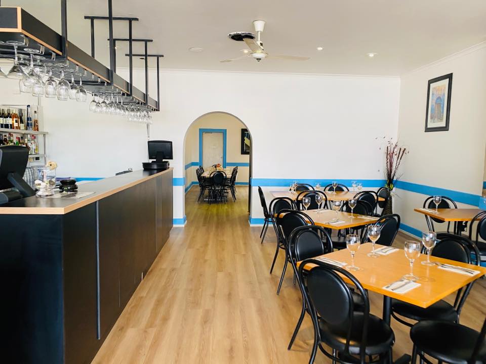 Bani's Restaurant & Bar