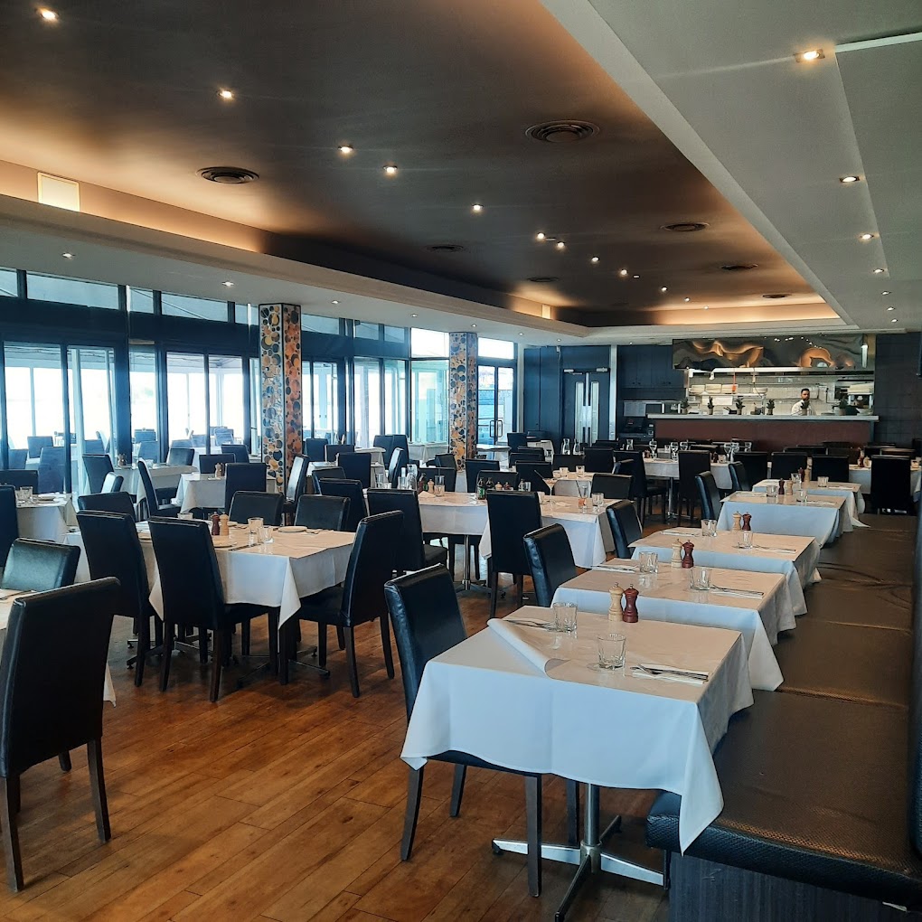Pier 35 Bar & Grill