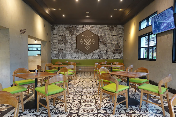 Double Bee Cafe and Resto