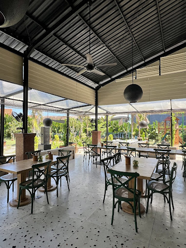 Dolan Restaurant & Park