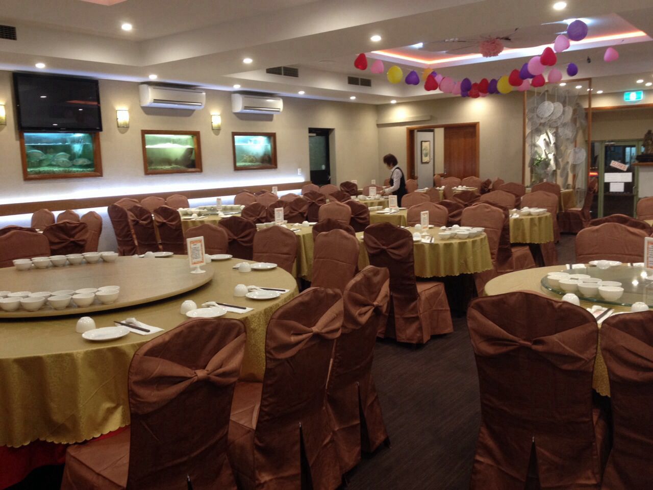 Golden Oceans Chinese Seafood Restaurant (文興海鲜酒楼)