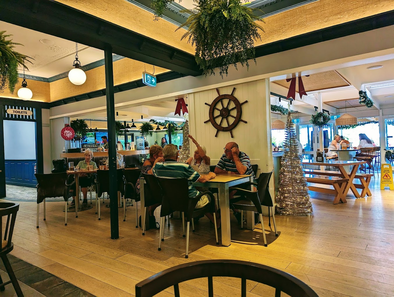 Redland Bay Hotel