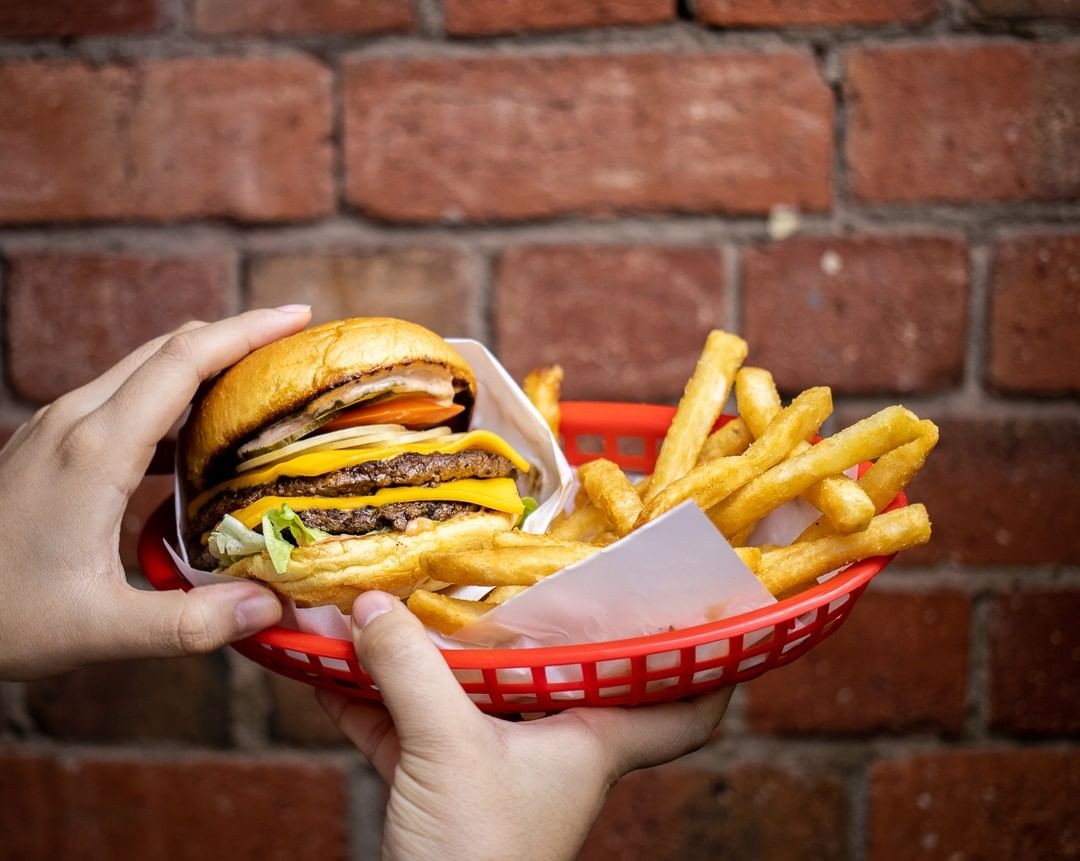 Sonnys Fried Chicken & Burgers