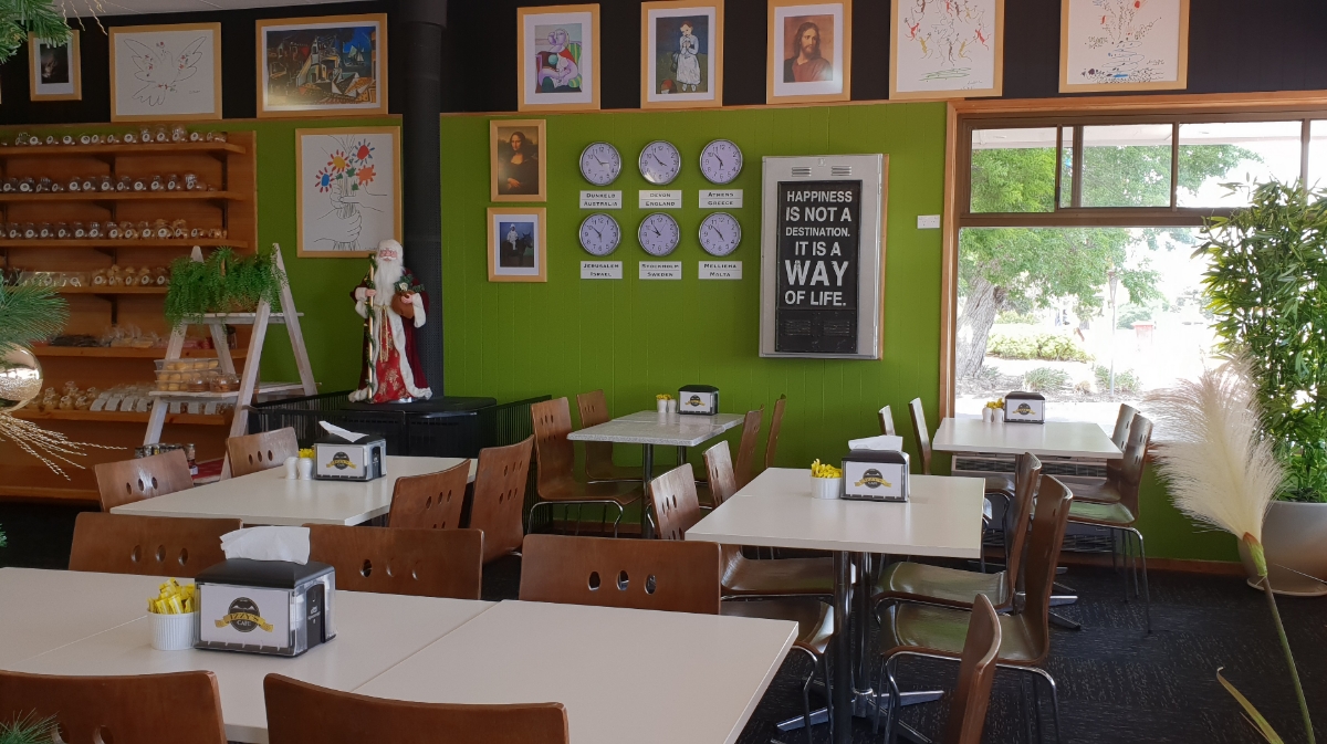 Izzy's Cafe