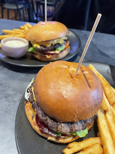 Laneway Hotel & Sports Bar